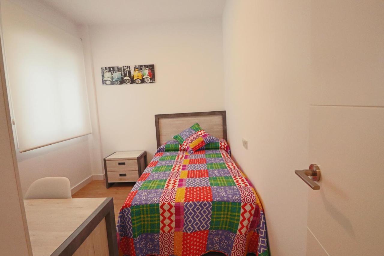 Poeta 2 Bedroom Apartment Фуэнхирола Экстерьер фото